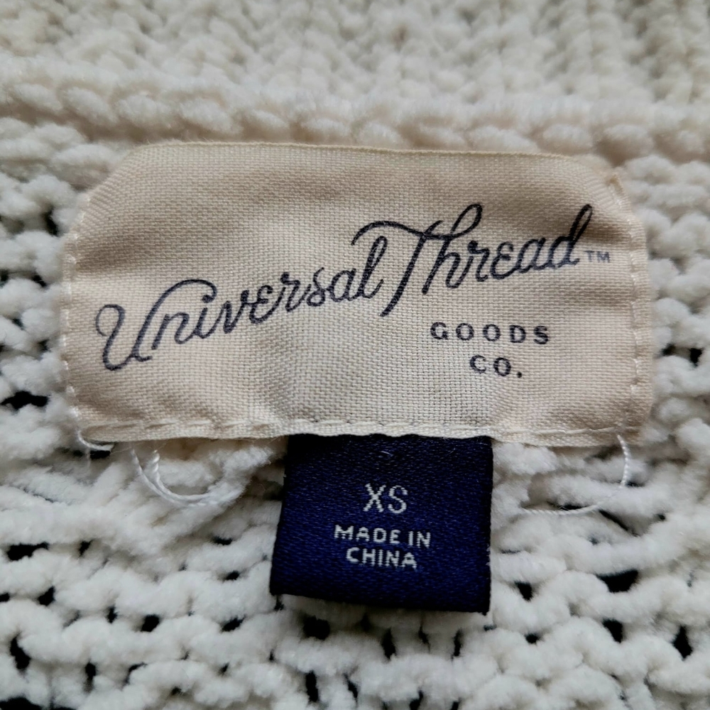 Universal Thread Women's Ribbed Cable Chenille Pu… - image 5